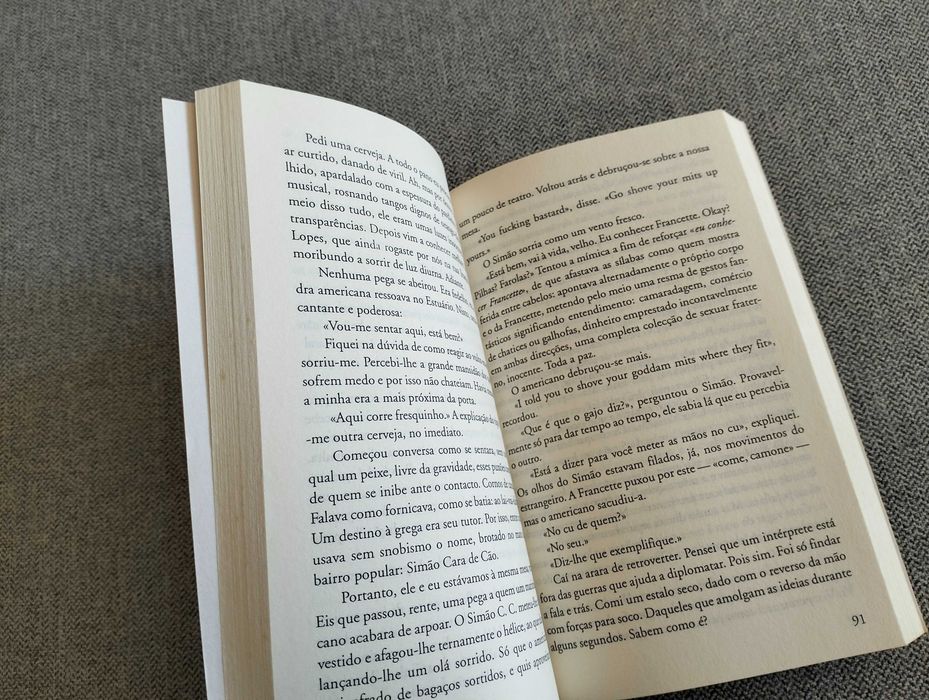 Livro "A noite e o riso" de Nuno Bragança