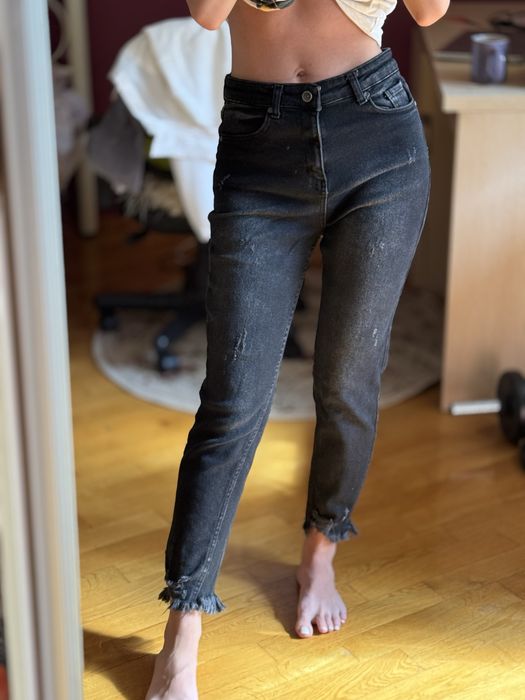Жіночі звужені джинси з необробленим краєм, чорні, 34 розмір (на S)