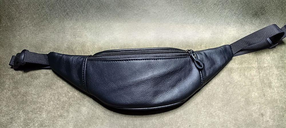 Шкіряна бананка, поясна сумка на стегно.