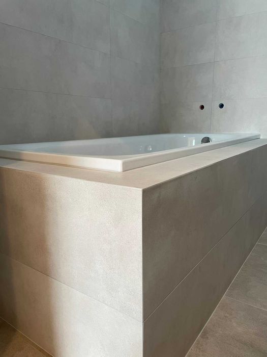 Укладка плитки любой сложности. Плиточник.Укладка кафеля.