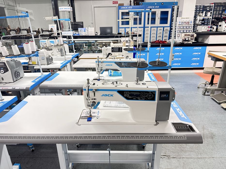 Maquina costura Jack A4C corte linha nova