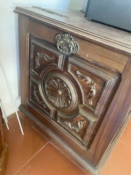 Arca de madeira antiga