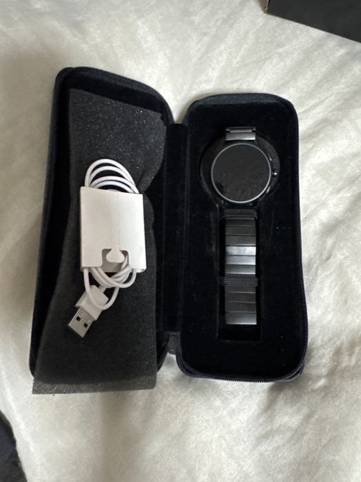 Продам смарт-годинник Emporio Armani Connected ART5020.