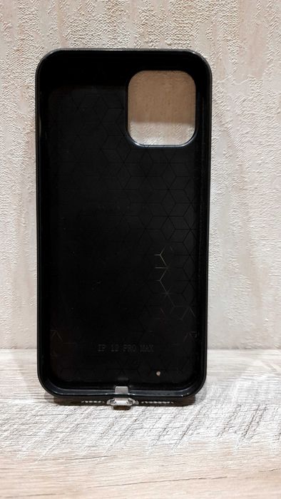 Продам чехол на Apple iPhone 12 Pro Max
