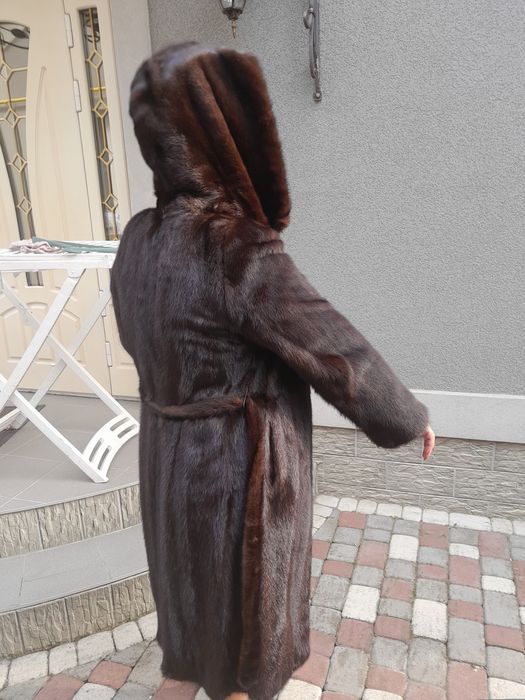Довга Норкова шуба натуральна