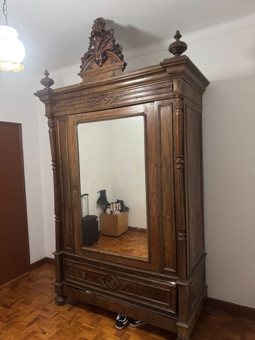 Guarda Roupas Vintage