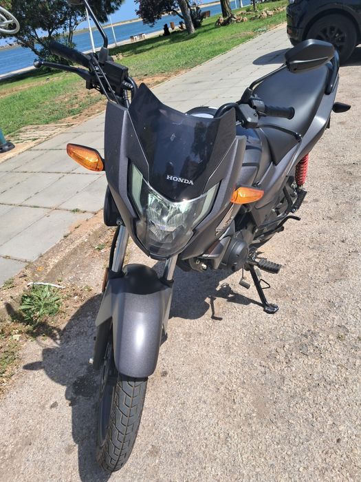 Honda CB125F de 2025