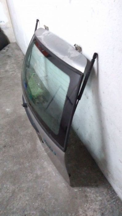 Tampa Da Mala Fiat Punto (176_)
