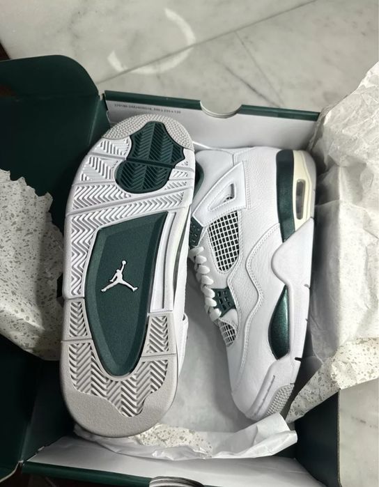 Кроссовки Nike Air Jordan 4 Retro FQ8138-103