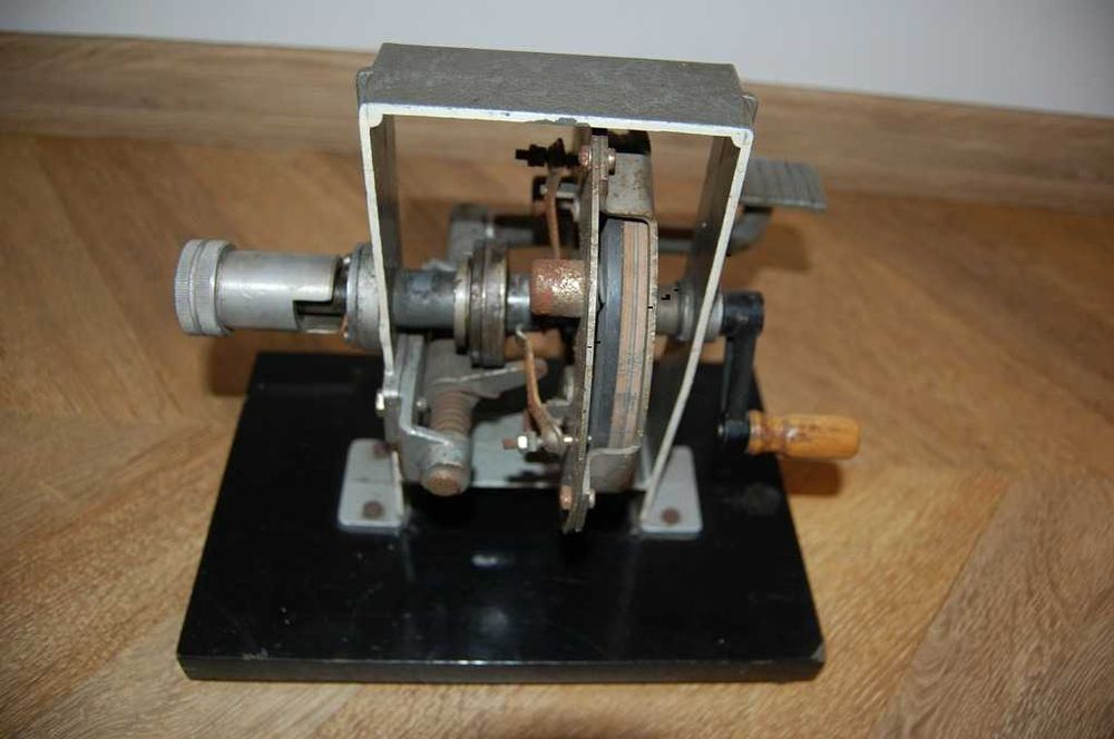 Biofiz - Pomoc naukowa - model działania sprzęgła