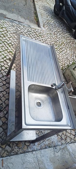 Cubas e bancadas em Inox