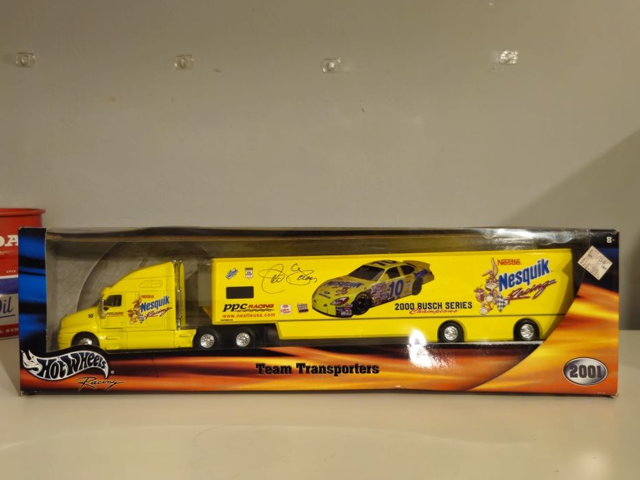 Hot wheels team transport nesquik