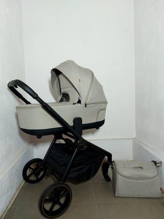 Коляска CARRELLO EPICA 2025 надлегка с термолюлькою