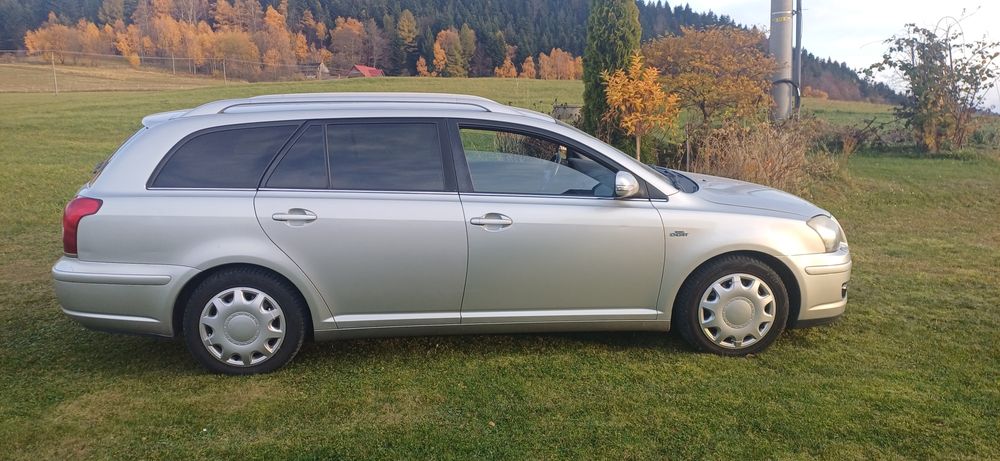 Toyota avensis 2.2