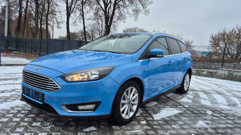 Ford Focus kombi bezwypadkowy  śliczny kolor