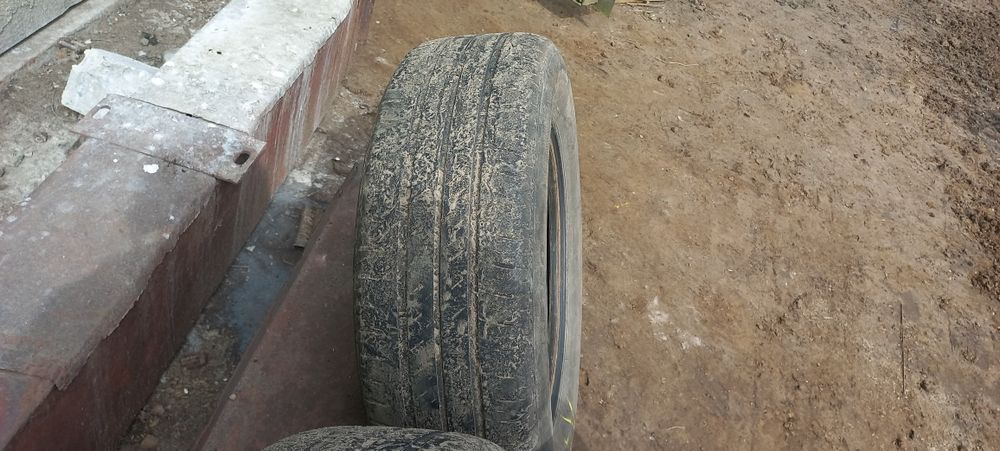 Продам літню гуму Bridgestone 195/65/15 4шт.б/в