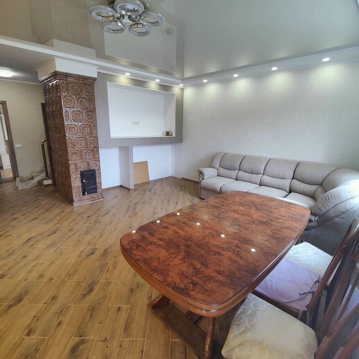 Продам таун з ремонтом