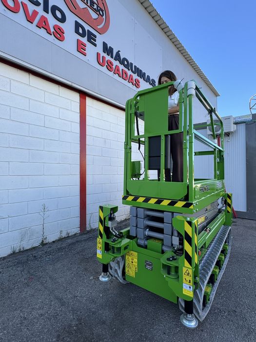 Plataforma Elevatória “Tesoura” elétrica c\ Lagartas e Macacos (8mt)FRONTEQ FS0610TL