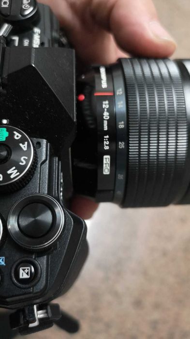 Olympus M5 Mark III, com Objectiva 12x40 F2/8 como nova