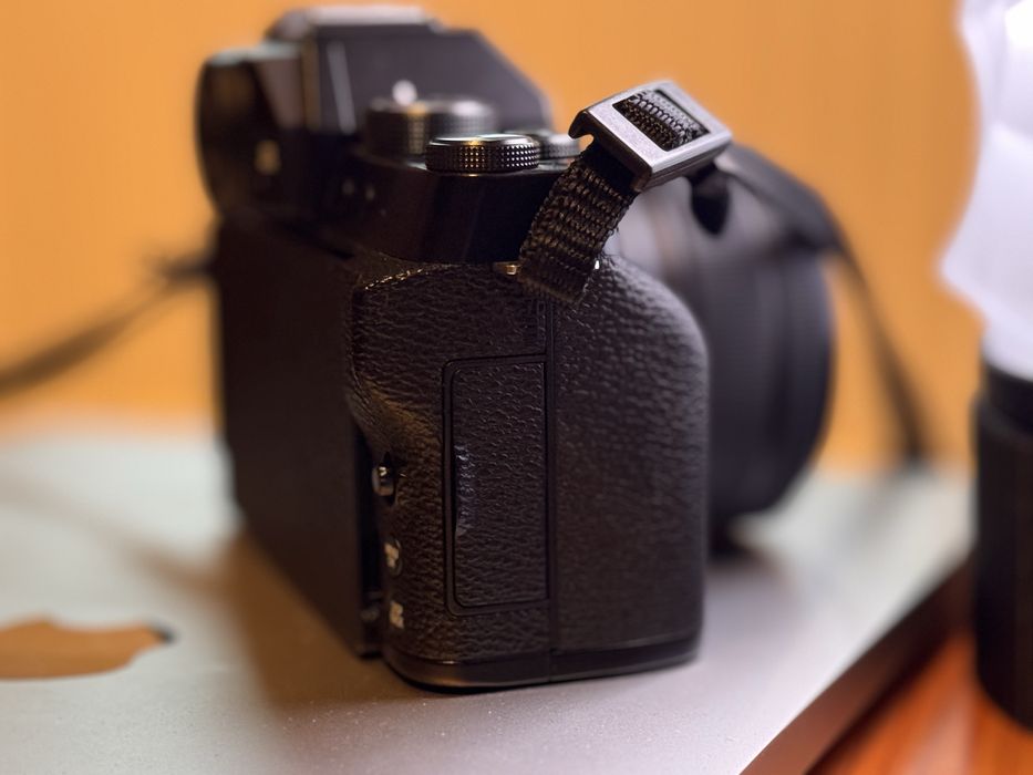 Fujifilm x-t200 + fujinon 15-45 + gratisy