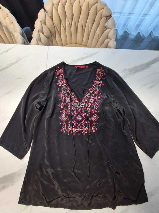 Bluzka czarna boho z haftem wiązana Eastern Spirit