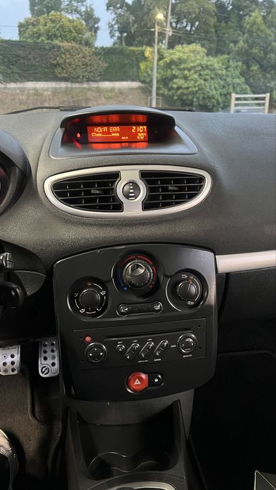 Renault Clio — fotografia 5