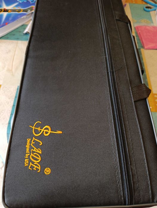 Saxofone alto preto novo