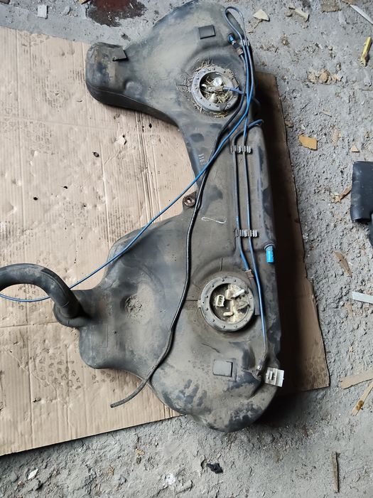 Kompletny bak zbiornik paliwa BMW E46 benzyna