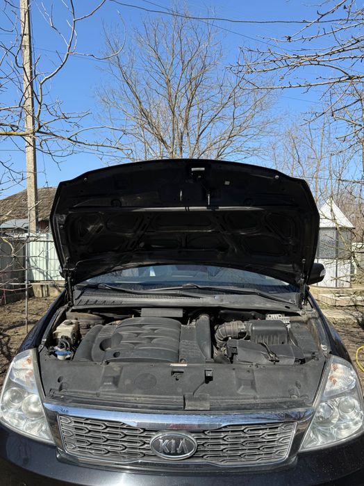 Продаж авто Kia Carnival 2011