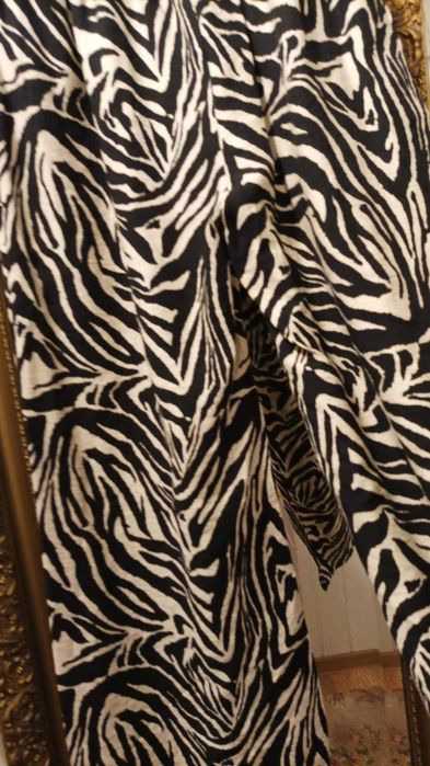 Nowe spodnie damskie z szeroka nogawka , zebra.