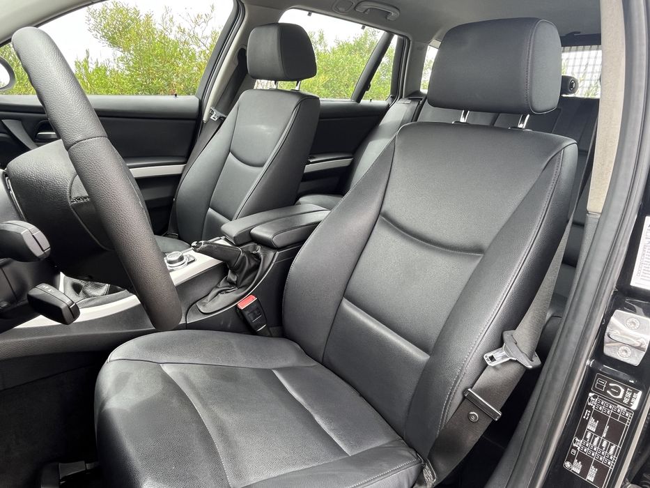 BMW 318d Serie 3 LCI
