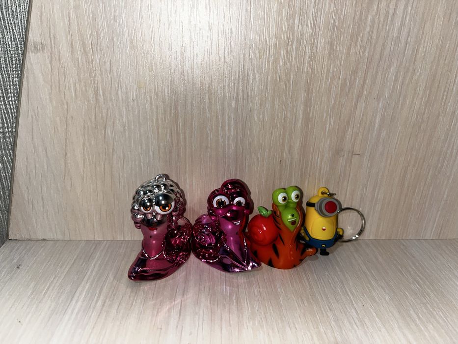 Равлик Боб Міньйно, Диско, Равлозвірі