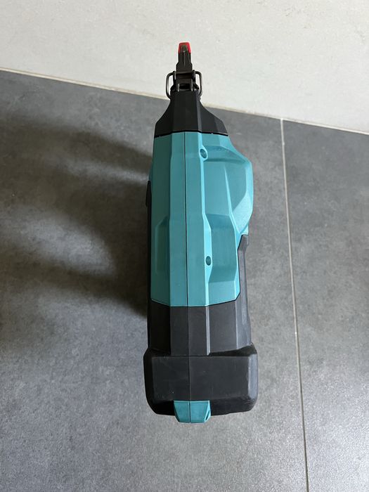 Безщітковий Акум.фінішний нейлер Makita  DBN 601