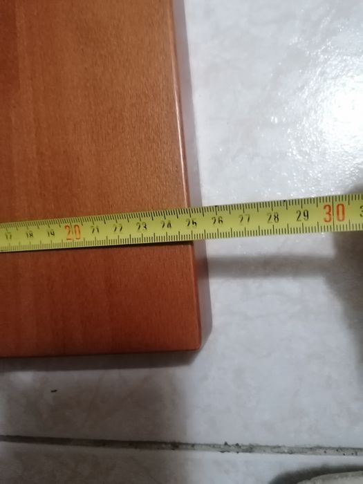 Parteleira de parede nova facil de aplicar e fácil de tirar para limpar