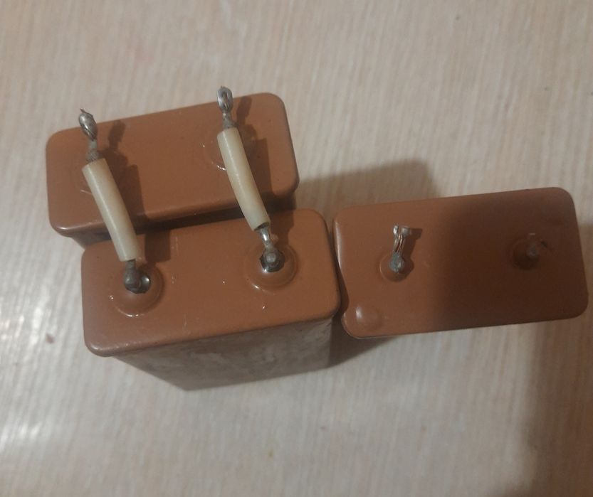 Конденсатори КБГ, МБГЧ