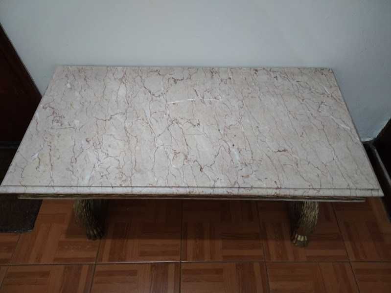 Credencia com tampo em marmore