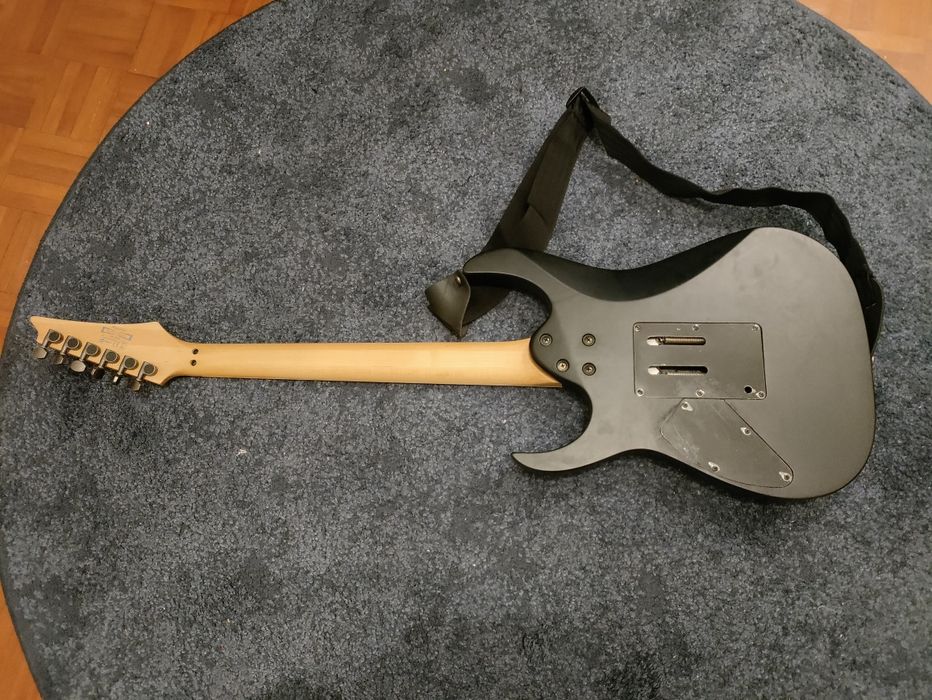 VENDA URGENTE Guitarra Ibanez para desocupar
