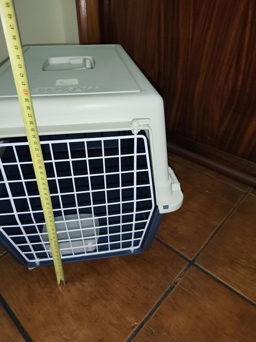Transportadora de animais em muito bom estado