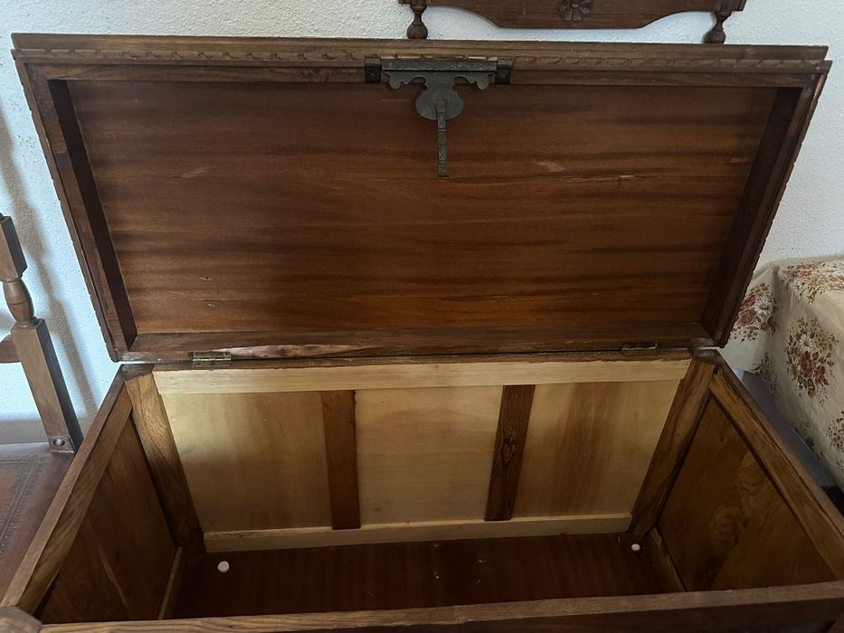 Arca baú madeira antigo