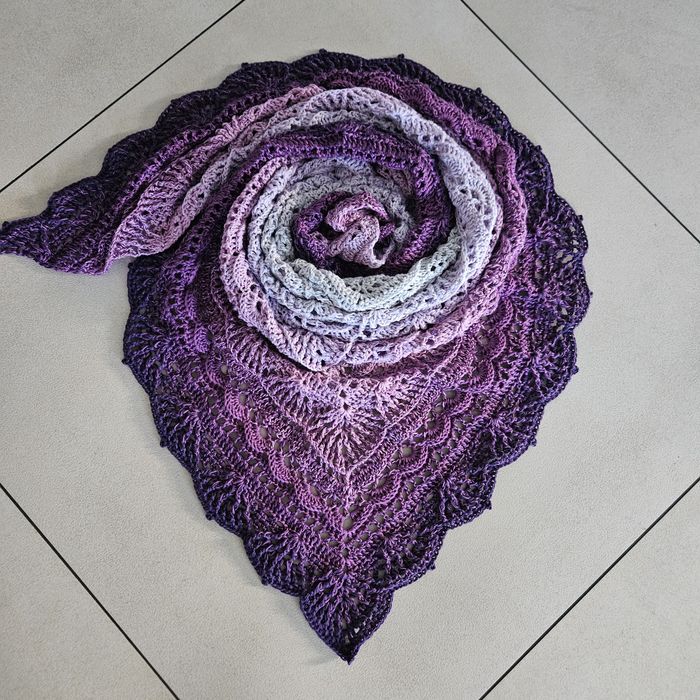 Chusta robiona na szydełku rękodzieło Handmade