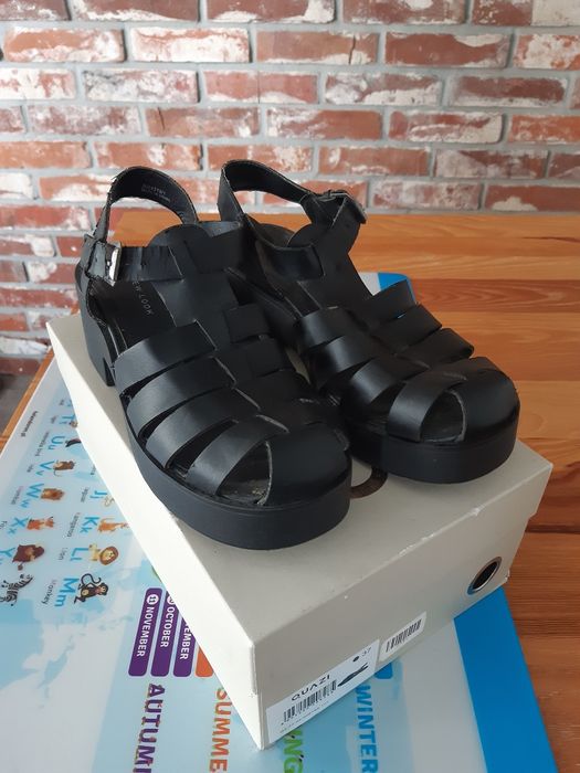 Sandały na grubej podeszwie New Look 38