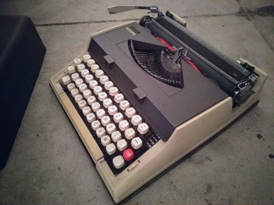 Máquina de escrever Messa 3000