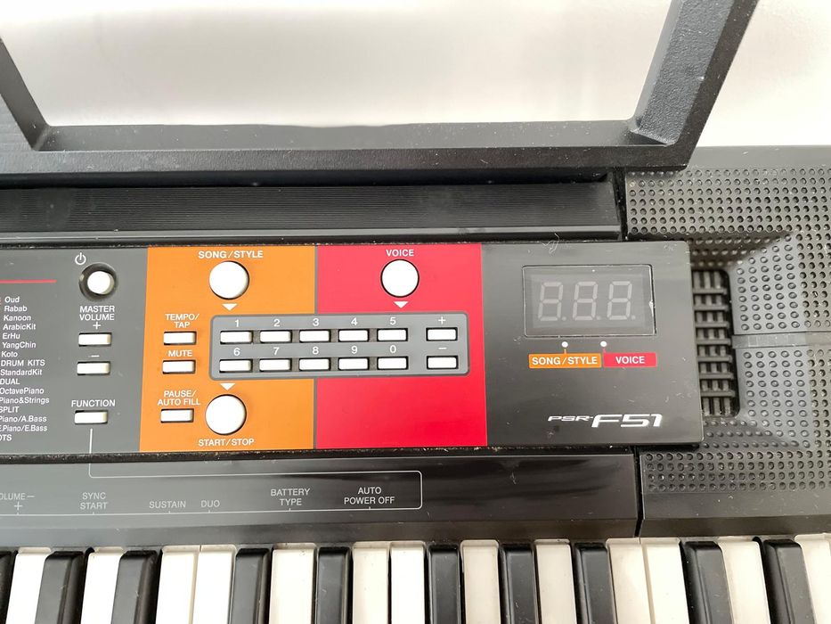 Piano Yamaha psr f51 +suporte