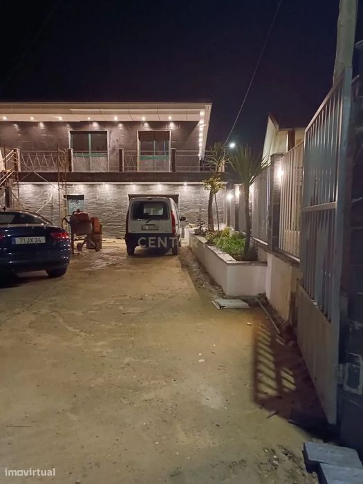 Fantástica moradia Remodelada T4 - Campo de Viboras