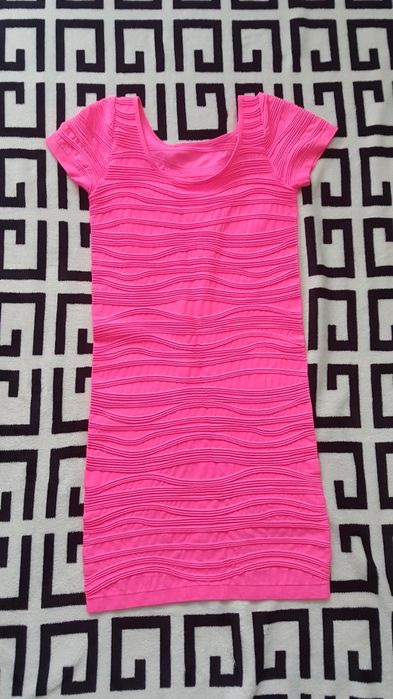 Sukienka krótka różowa