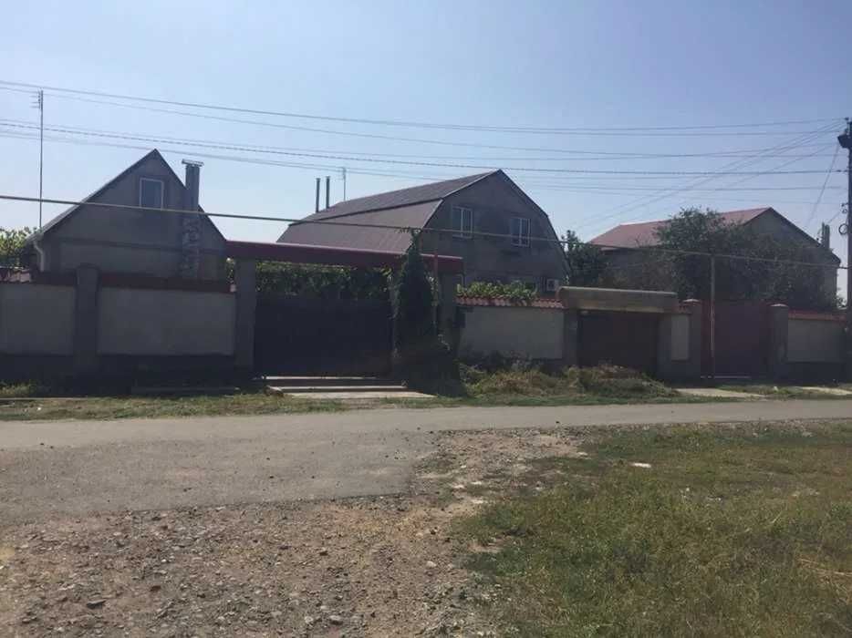 (13) Продам 2-рівневий будинок в с. Радісне