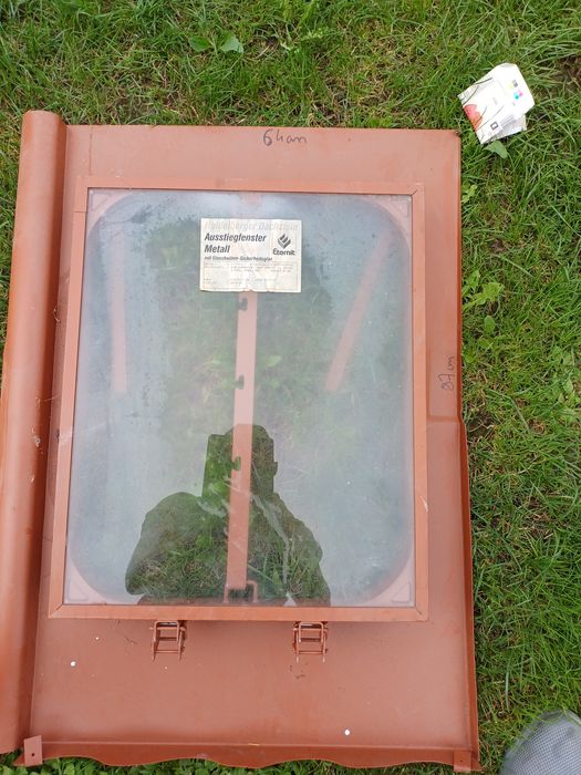 Wyłaz dachowy okno świetlik