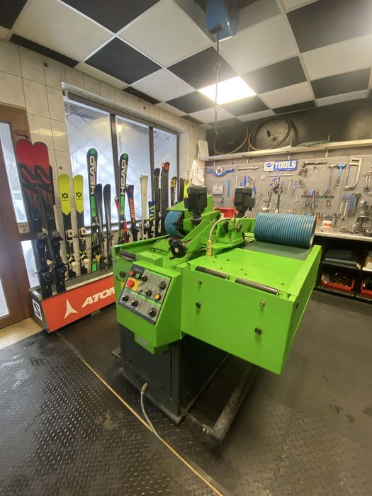 Maszyna do serwisu nart i snowboardów Wintersteiger micro sb2