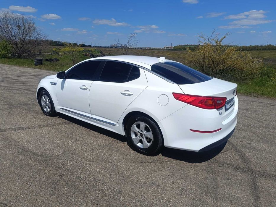 Kia K5 2014 VIN KNAGN418BFA557484 фото оголошення 2 з 8