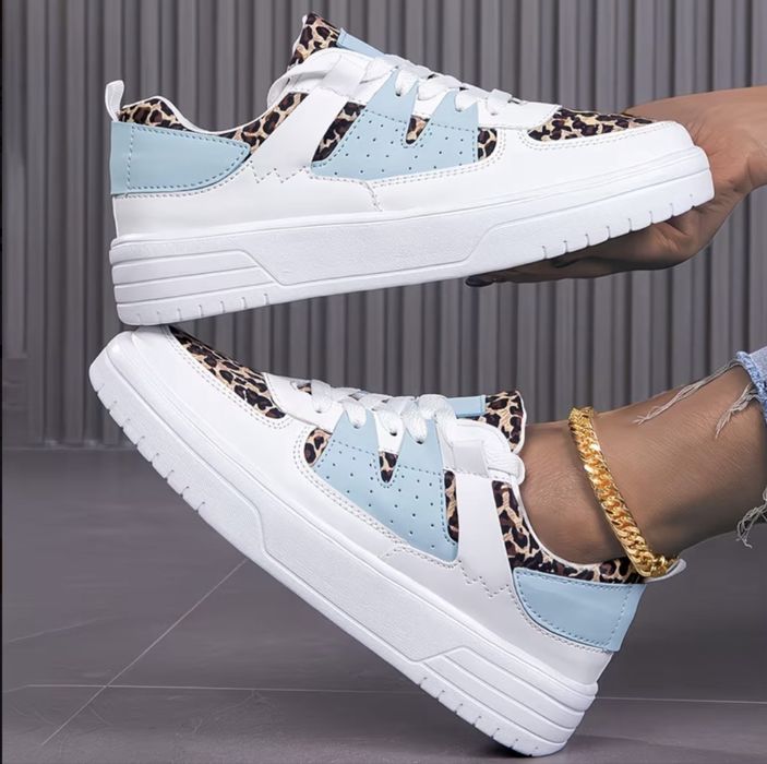 Кросівки жіночі 39 розмір